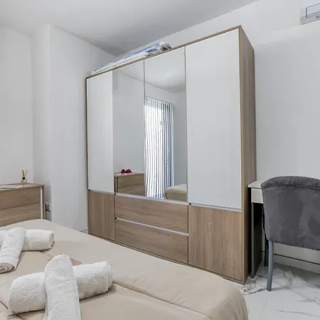 Brand New-2 Bedrooms Flat *