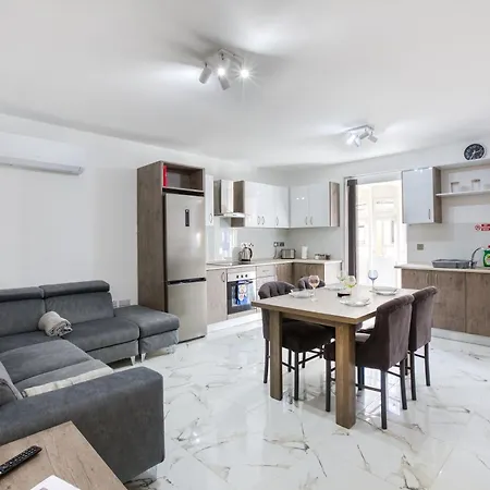 Apartman Brand New-2 Bedrooms Flat *